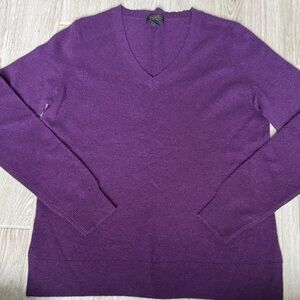 Purple cashmere V-Neck Sweater